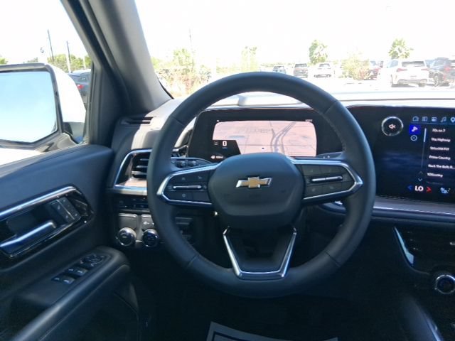 Used 2025 Summit White Chevrolet LT image 9