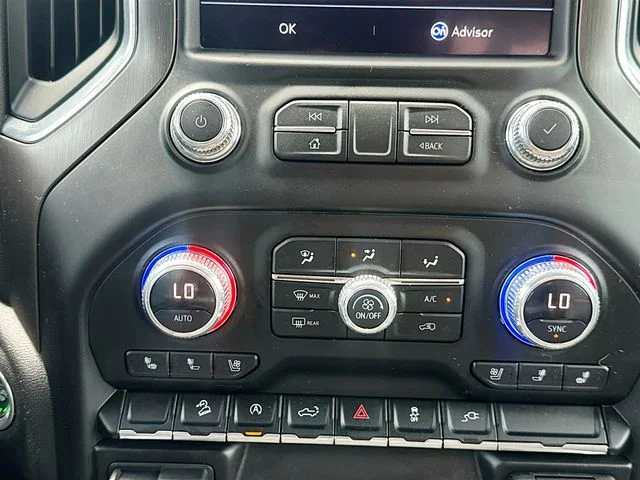 Used 2021 White GMC AT4 image 16