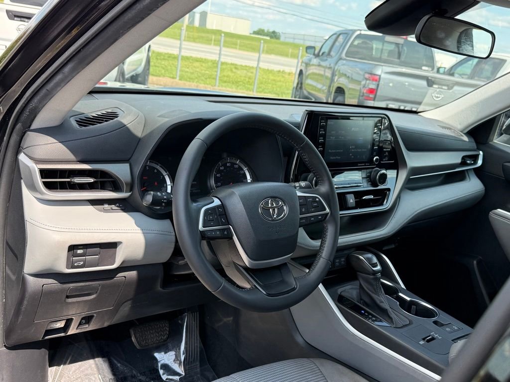 Used 2022 Brown Toyota LE image 14