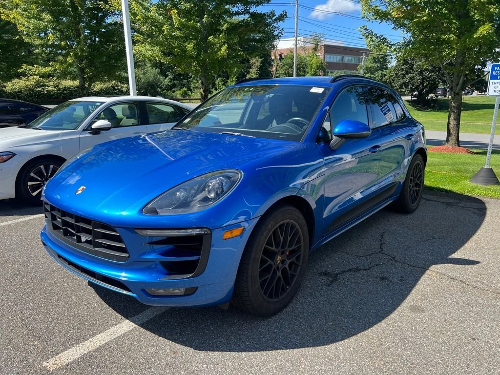 Used 2017  Porsche GTS image 2