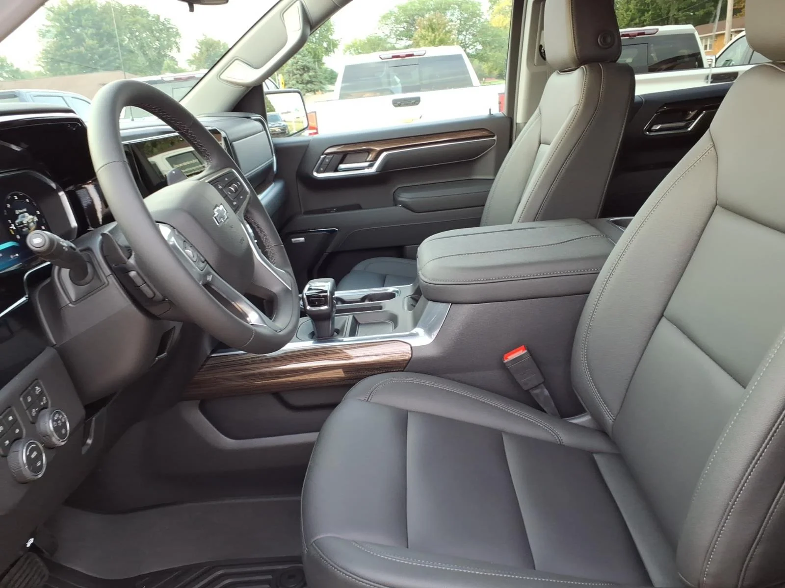 New 2026 Summit White Chevrolet LT Trail Boss image 8