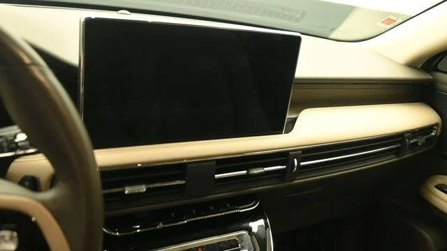 Used 2024 Pearl Metallic Lincoln Reserve image 15
