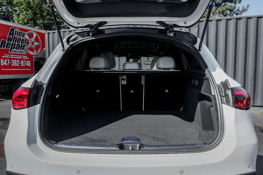 New 2027 Polar White Mercedes-Benz GLC 300 image 44