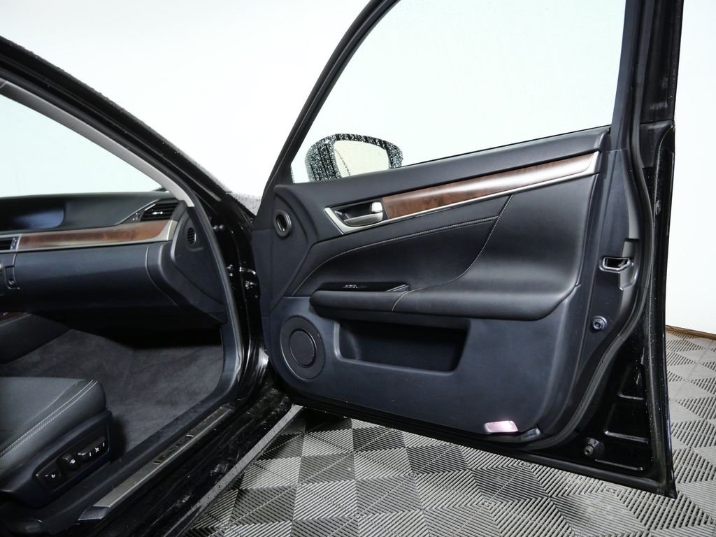 Used 2015 Black Lexus 350 image 9