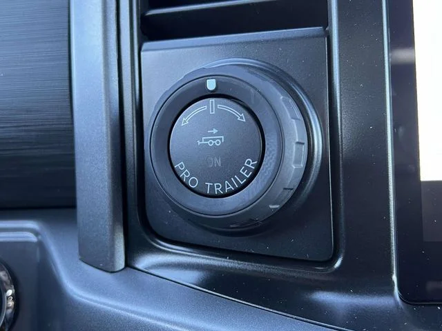 New 2026 Agate Black Metallic Ford XLT image 21