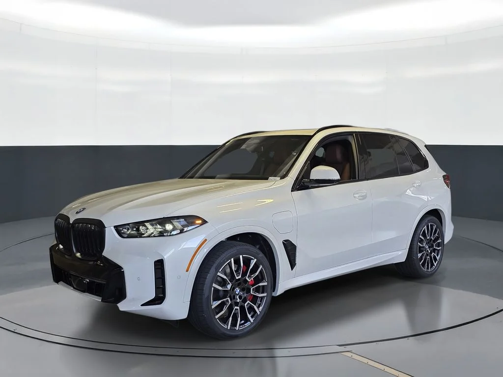 New 2026 Mineral White Metallic BMW xDrive50e image 1