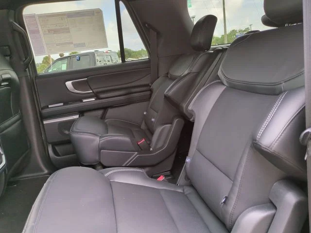 New 2026 Space Silver Metallic Ford MAX Platinum® image 14