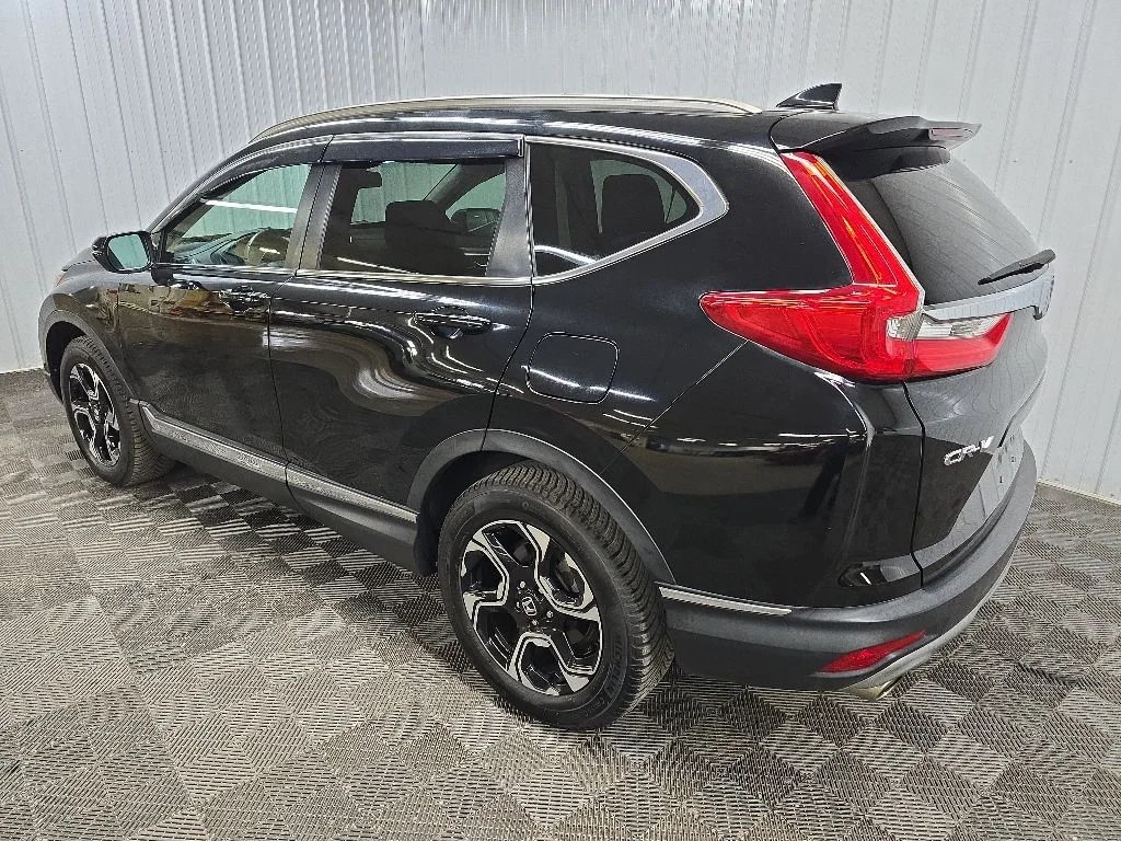 Used 2018 Black Honda Touring image 9