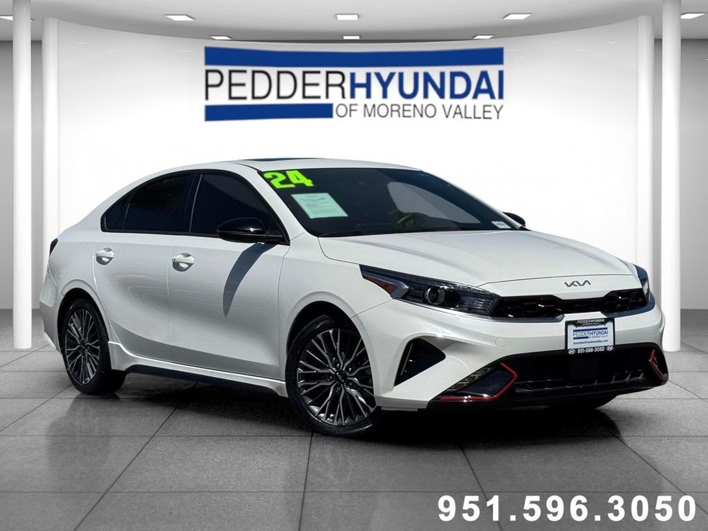 Used 2024 White Kia GT-Line image 1