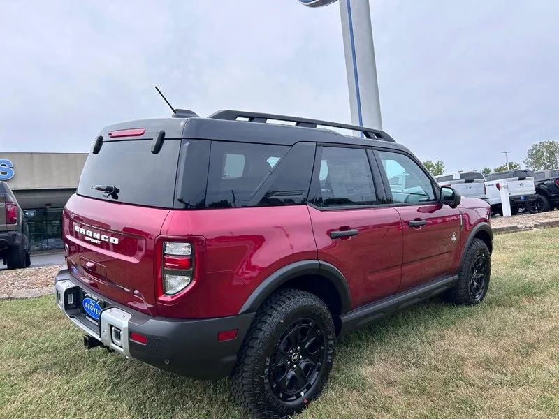 New 2025 Ruby Red Metallic Tinted Clearcoat Ford Outer Banks® image 5