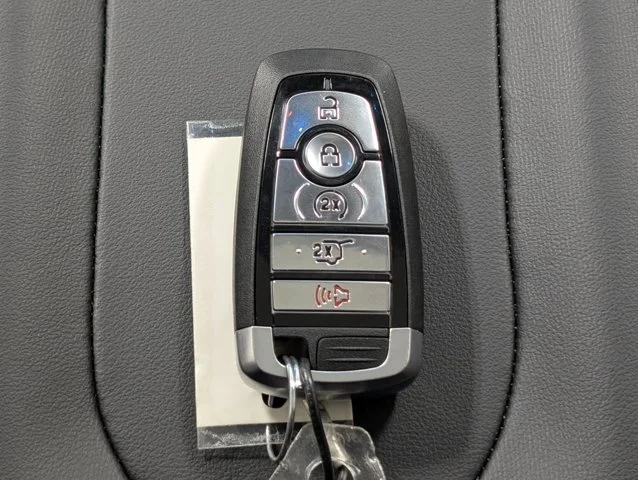 New 2027 Glacier Gray Metallic Tri-Coat Ford Platinum image 62