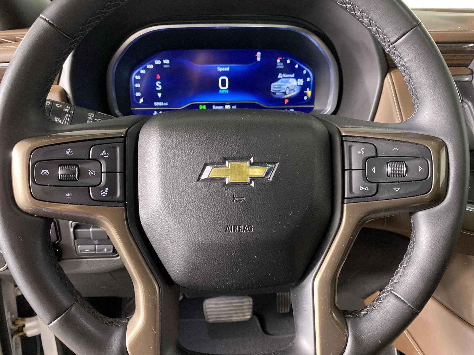 Used 2023 IRIDESCENT PEARL TRICOAT Chevrolet High Country image 15