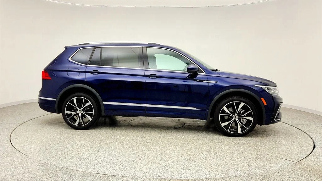 Used 2024 Atlantic Blue Metallic Volkswagen 2.0T SEL R-Line 4MOTION image 4