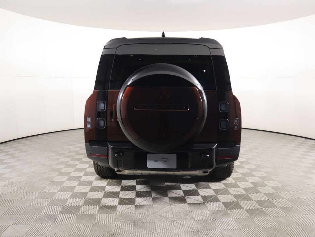 New 2026 Sedona Red Land Rover S image 6