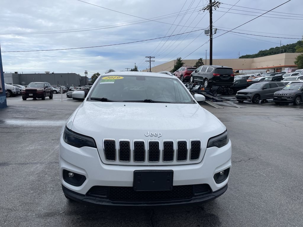 Certified Used 2019 White Jeep Latitude Plus image 7