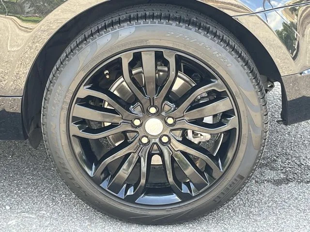 Used 2019 Black Land Rover HSE image 11