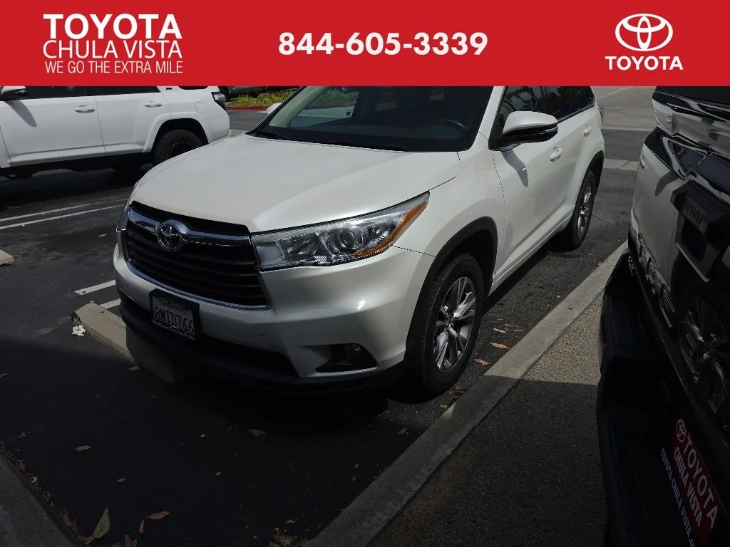 2015 Toyota Highlander LE Plus V6's photo