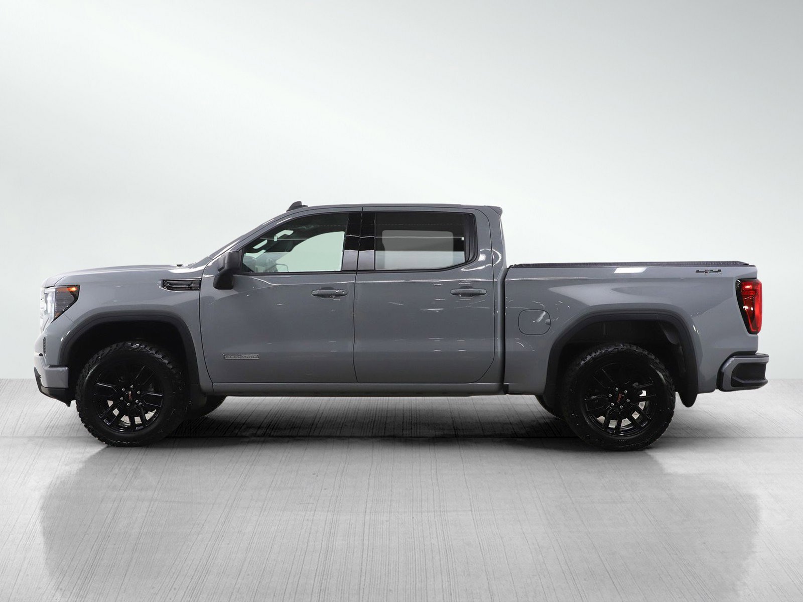 Used 2024 GMC Sierra 1500 Elevation with VIN 3GTPUCEK1RG333945 for sale in Bloomington, Minnesota