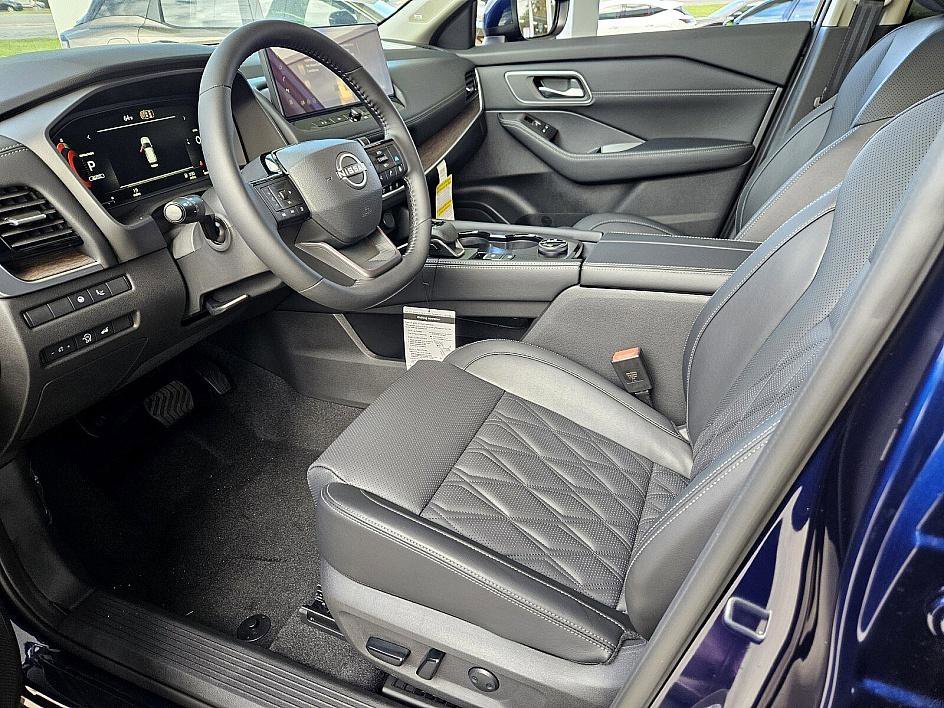 2026 Nissan Rogue Platinum - Photo 7