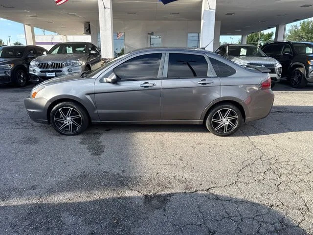 Used 2010 Gray Ford SES image 7