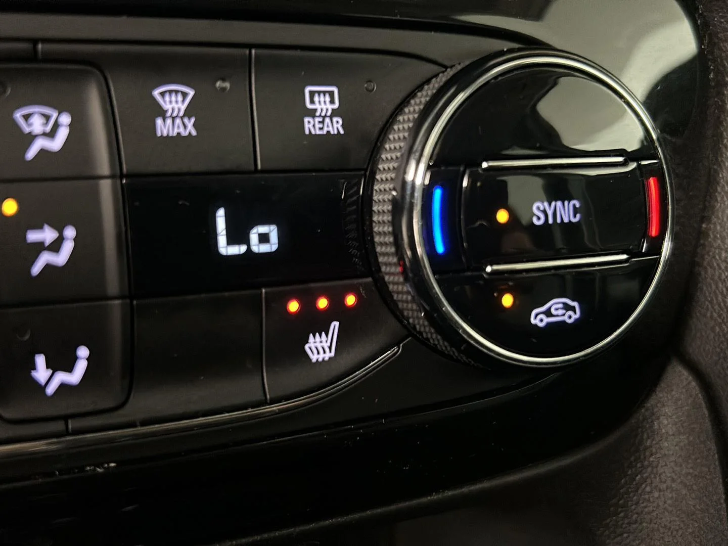 Used 2021 Ebony Twilight Metallic Buick Select image 25