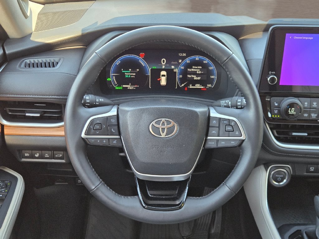 Used 2025  Toyota Limited image 20