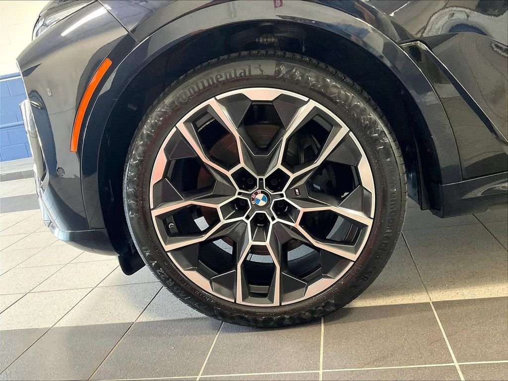 Used 2023 Black BMW xDrive40i image 7