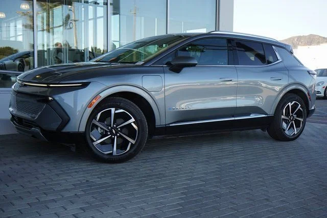 2025 Chevrolet Equinox EV LT - Photo 9