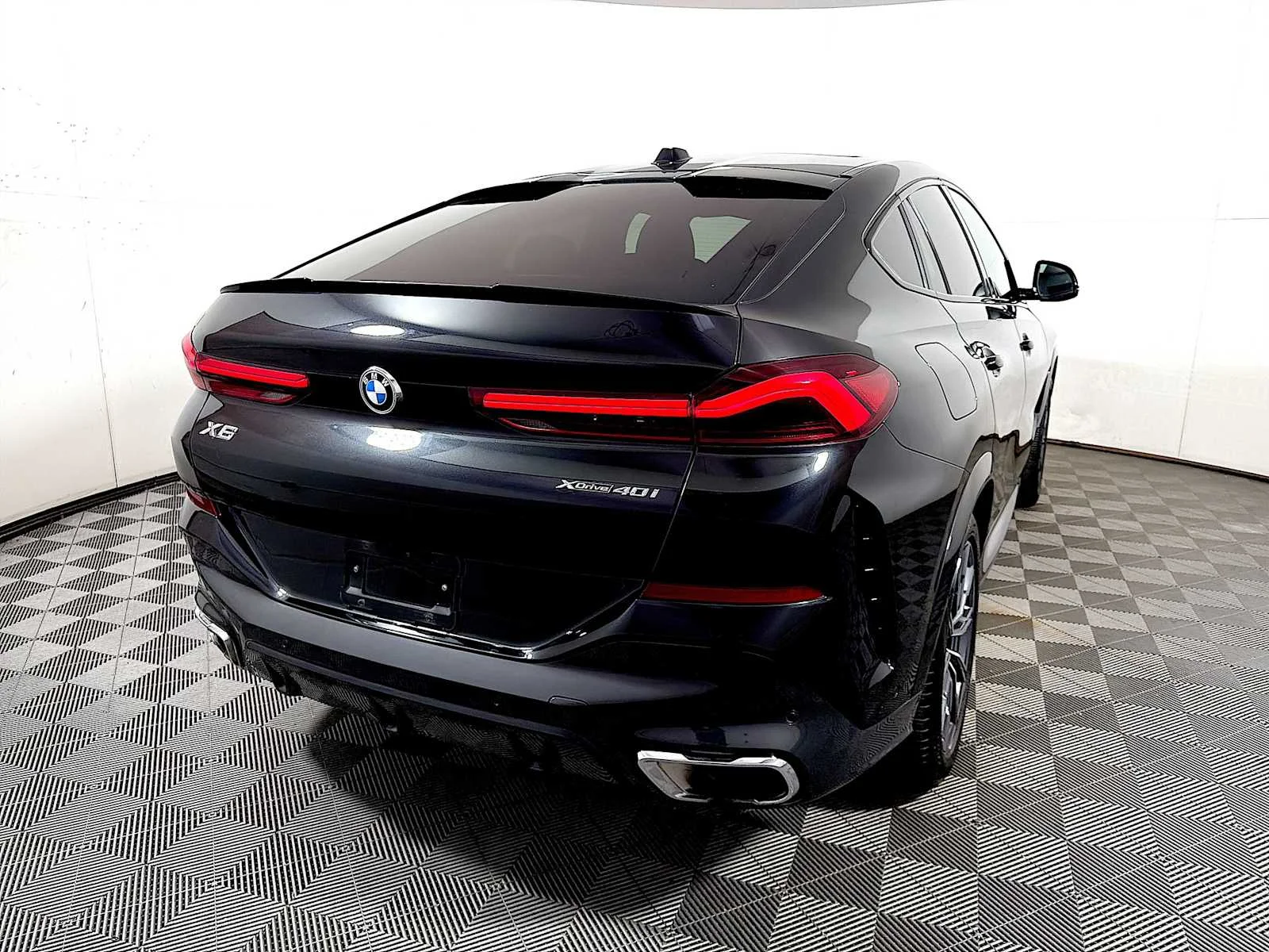 Certified Used 2024 Black Sapphire Metallic BMW xDrive40i image 6