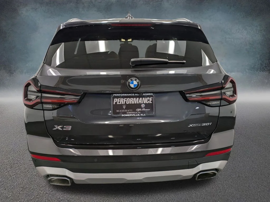 Used 2022 Gray BMW xDrive30i image 5