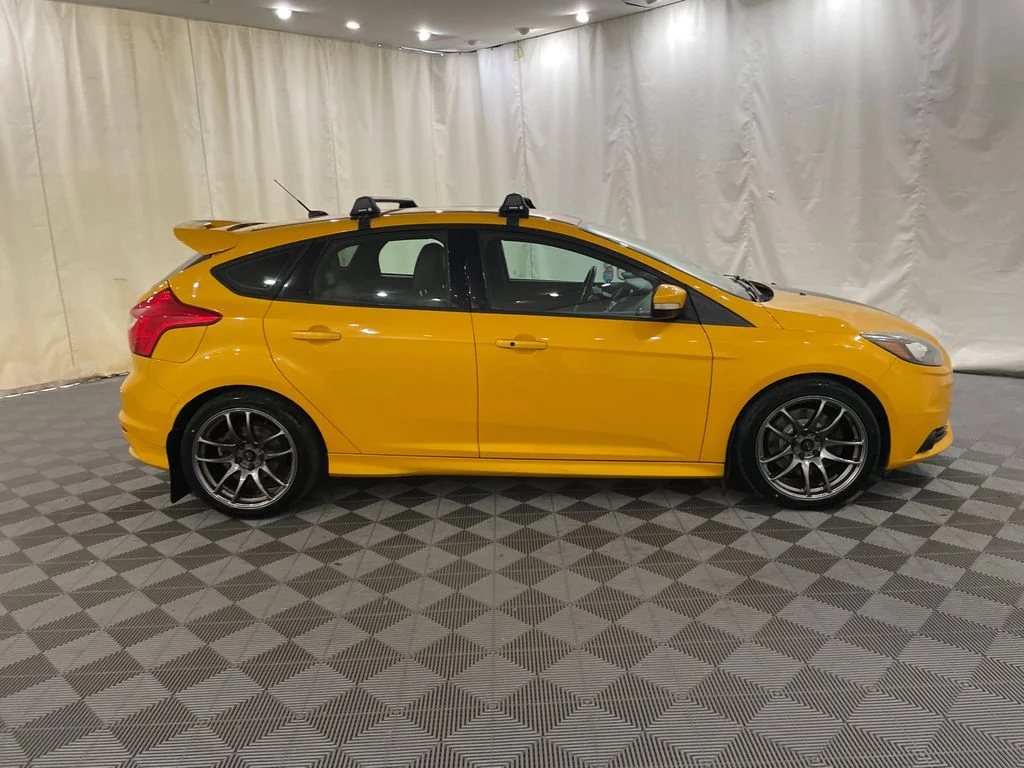Used 2014 Yellow Ford ST image 4