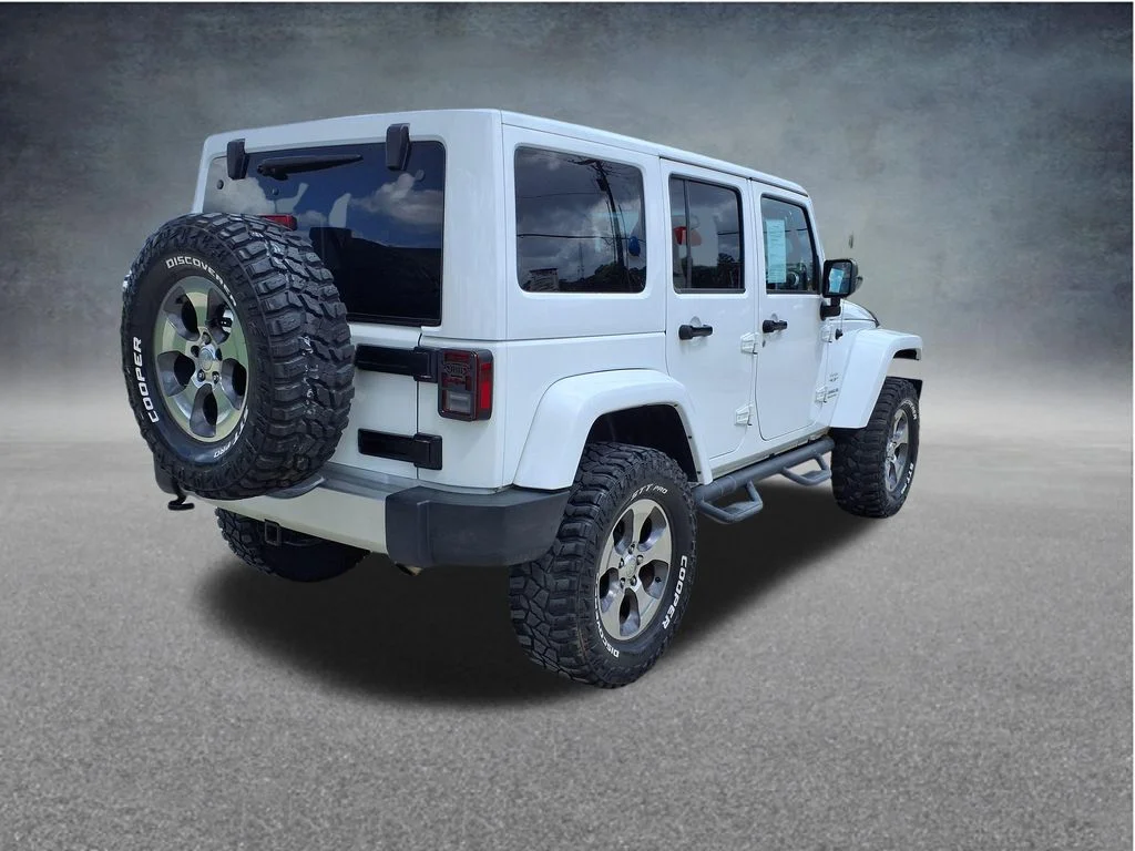 Used 2016 White Jeep Unlimited Sahara image 8