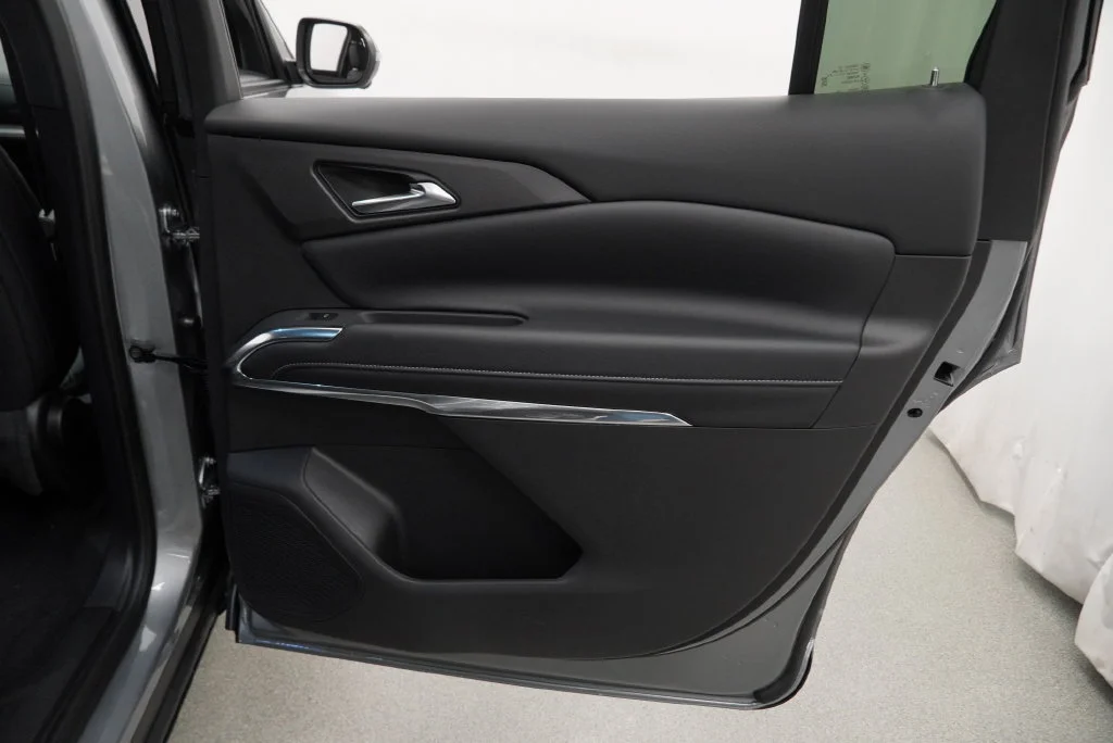 New 2027 Sterling Gray Metallic Chevrolet LT image 35