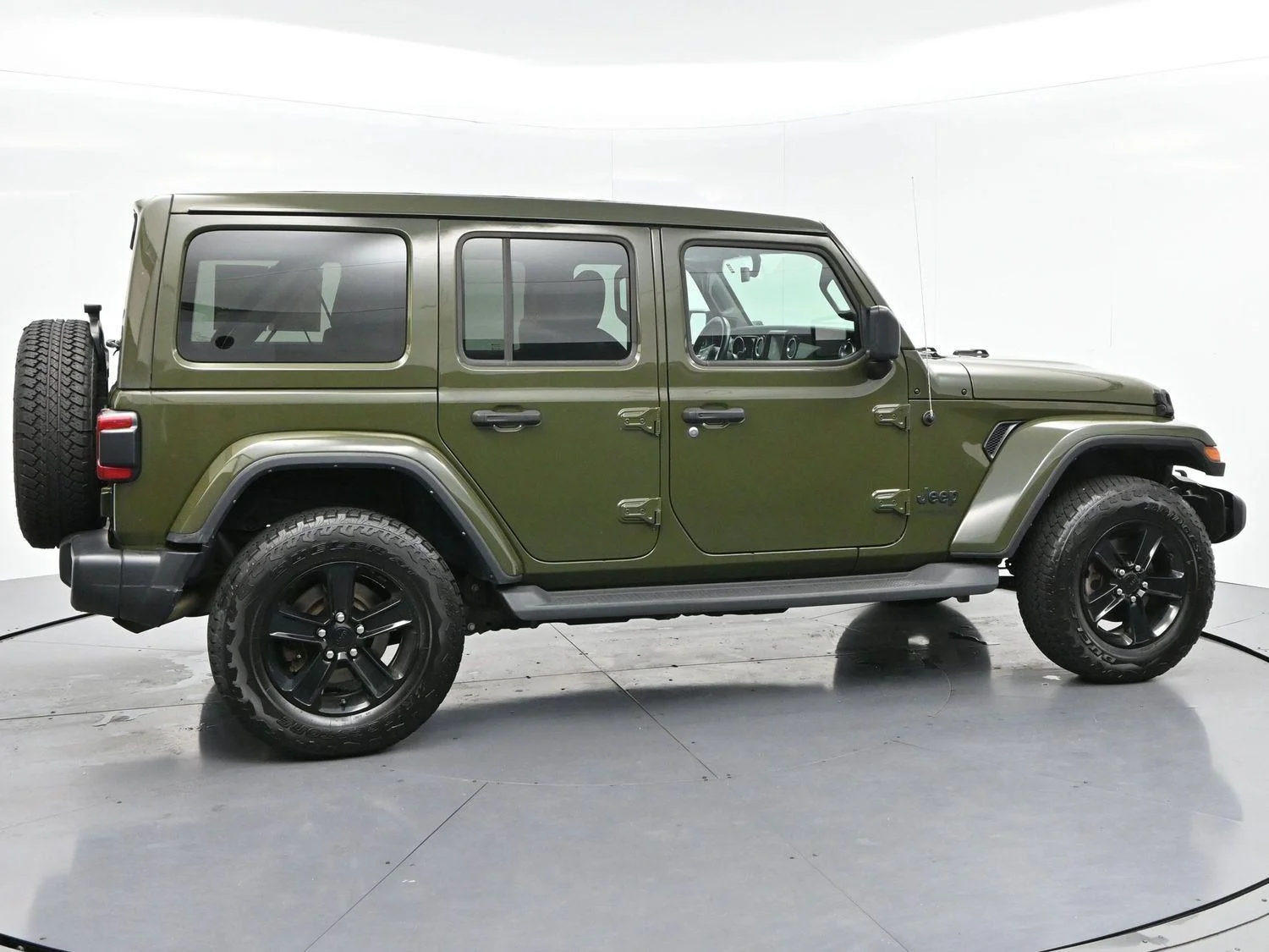 Used 2022 Sarge Green Clearcoat Jeep Unlimited Sahara Altitude image 8