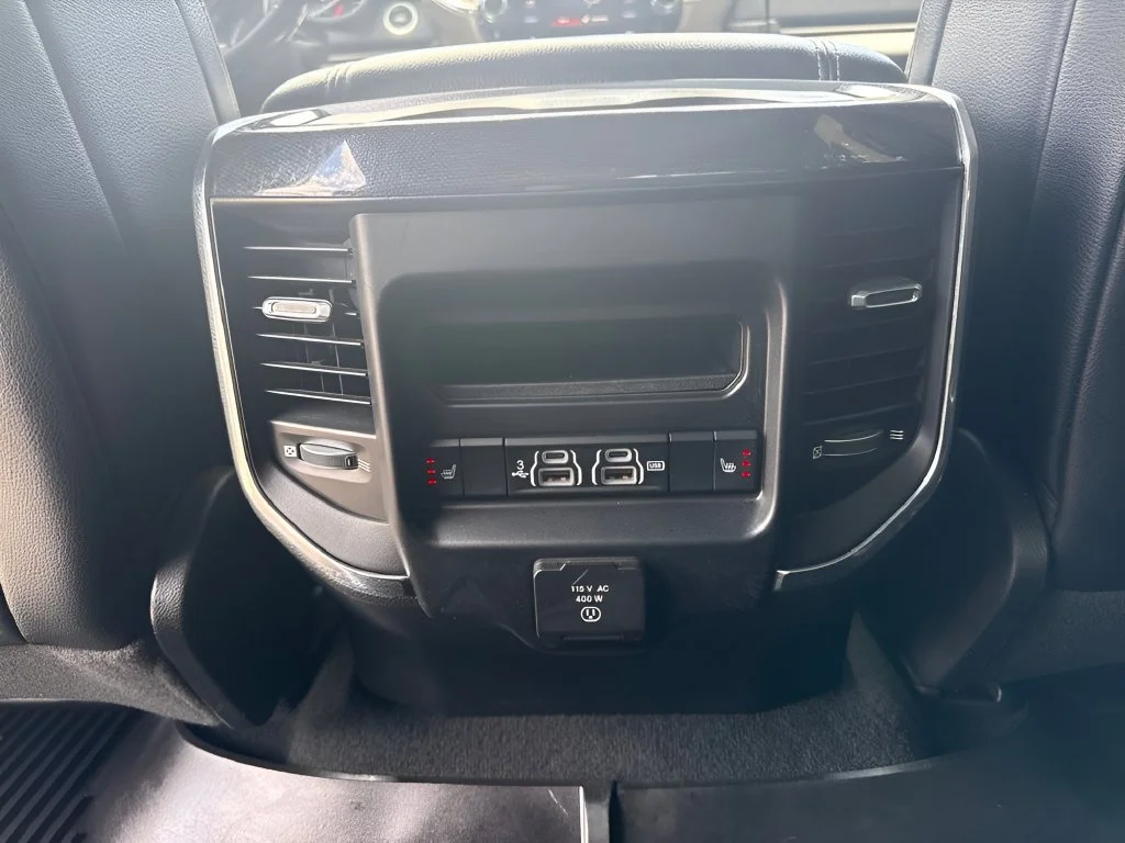 Used 2019  Ram Laramie image 13