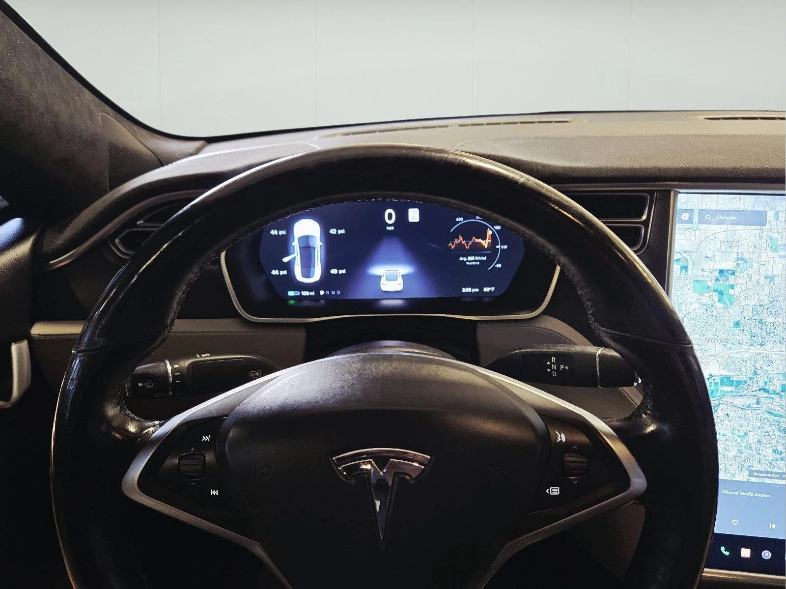 Used 2015 White Tesla P85D image 27