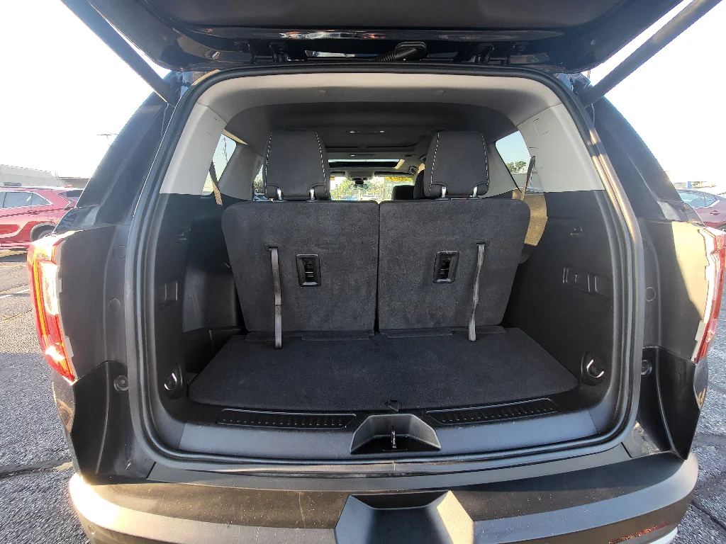 Used 2021 Midnight Blue Metallic GMC SLE image 24