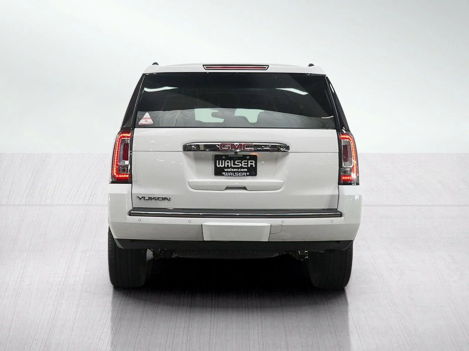 Used 2015 White GMC Denali image 4