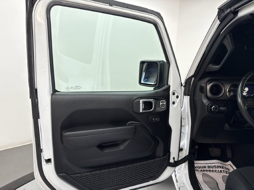 Used 2022 Bright White Clearcoat Jeep Sport image 13