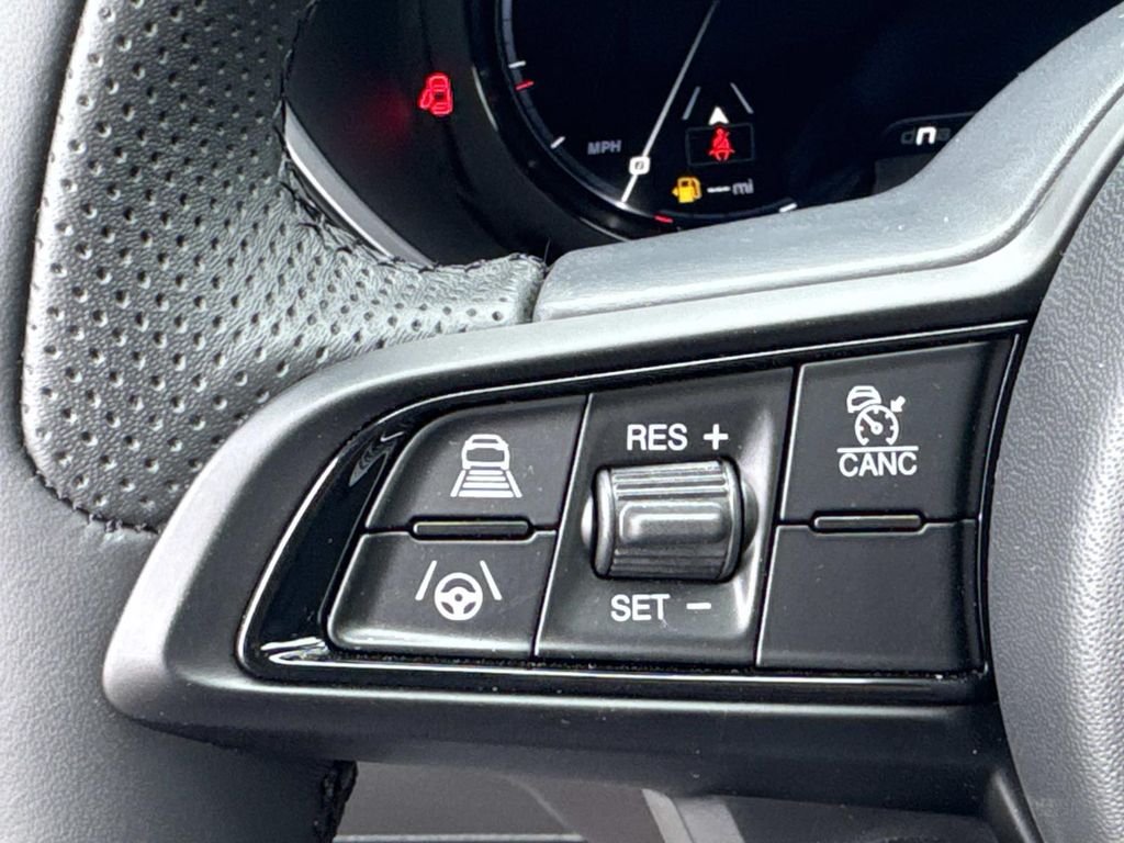 2026 Alfa Romeo Giulia Base - Photo 8