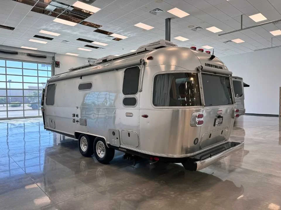 Used 2022 SILVER AIRSTREAM  image 3
