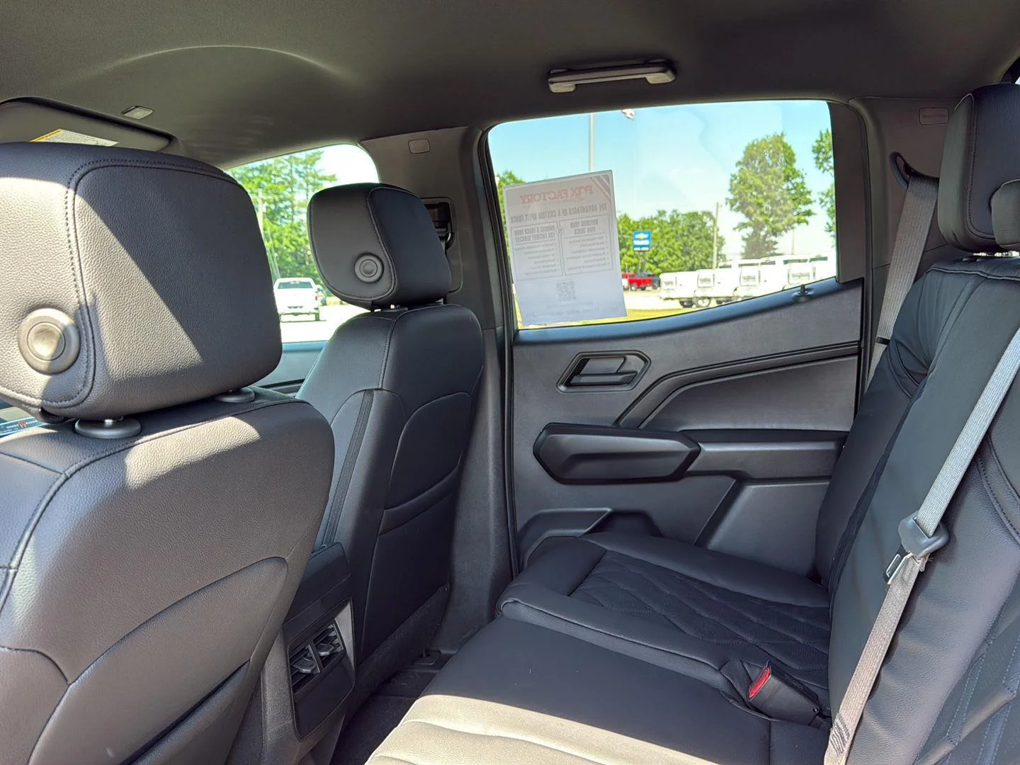 2026 Chevrolet Colorado Trail Boss - Photo 11