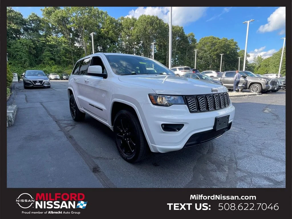 Used 2022 White Jeep Laredo X image 8