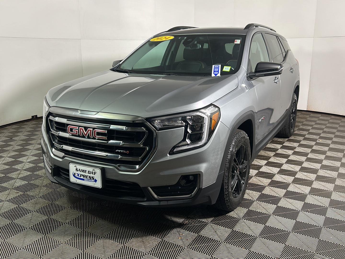 Used 2024 Sterling Metallic GMC AT4 image 10
