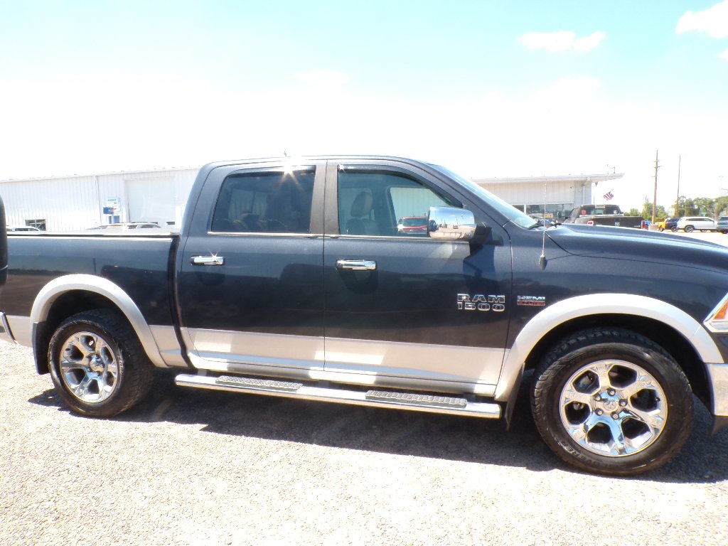 Used 2016 Maximum Steel Metallic Clearcoat Ram Laramie image 4