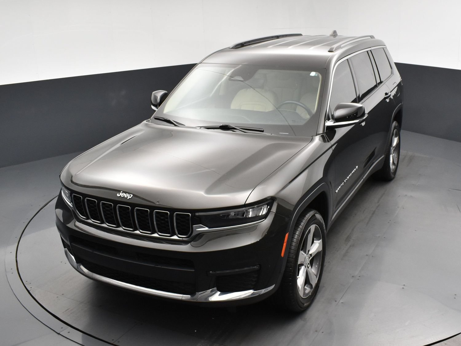 Used 2022 Rocky Mountain Pearlcoat Jeep Limited image 19
