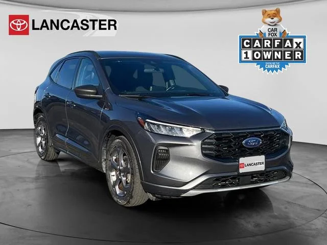 2023 Ford Escape ST-Line FWD's photo