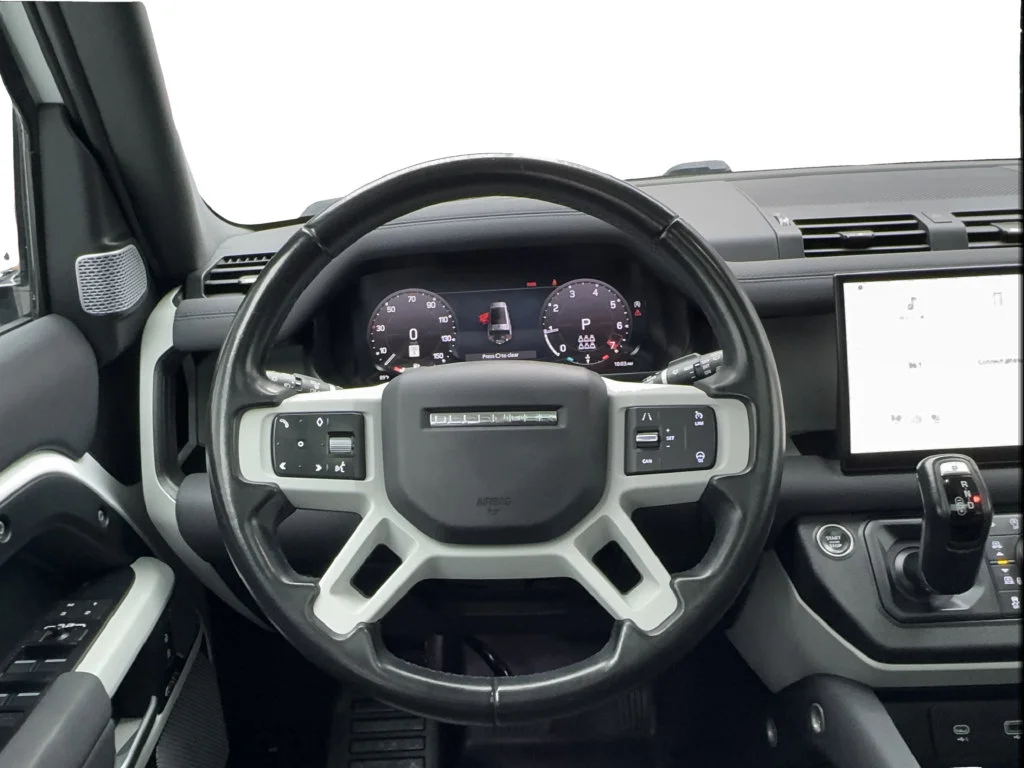 Used 2023 White Land Rover SE image 41