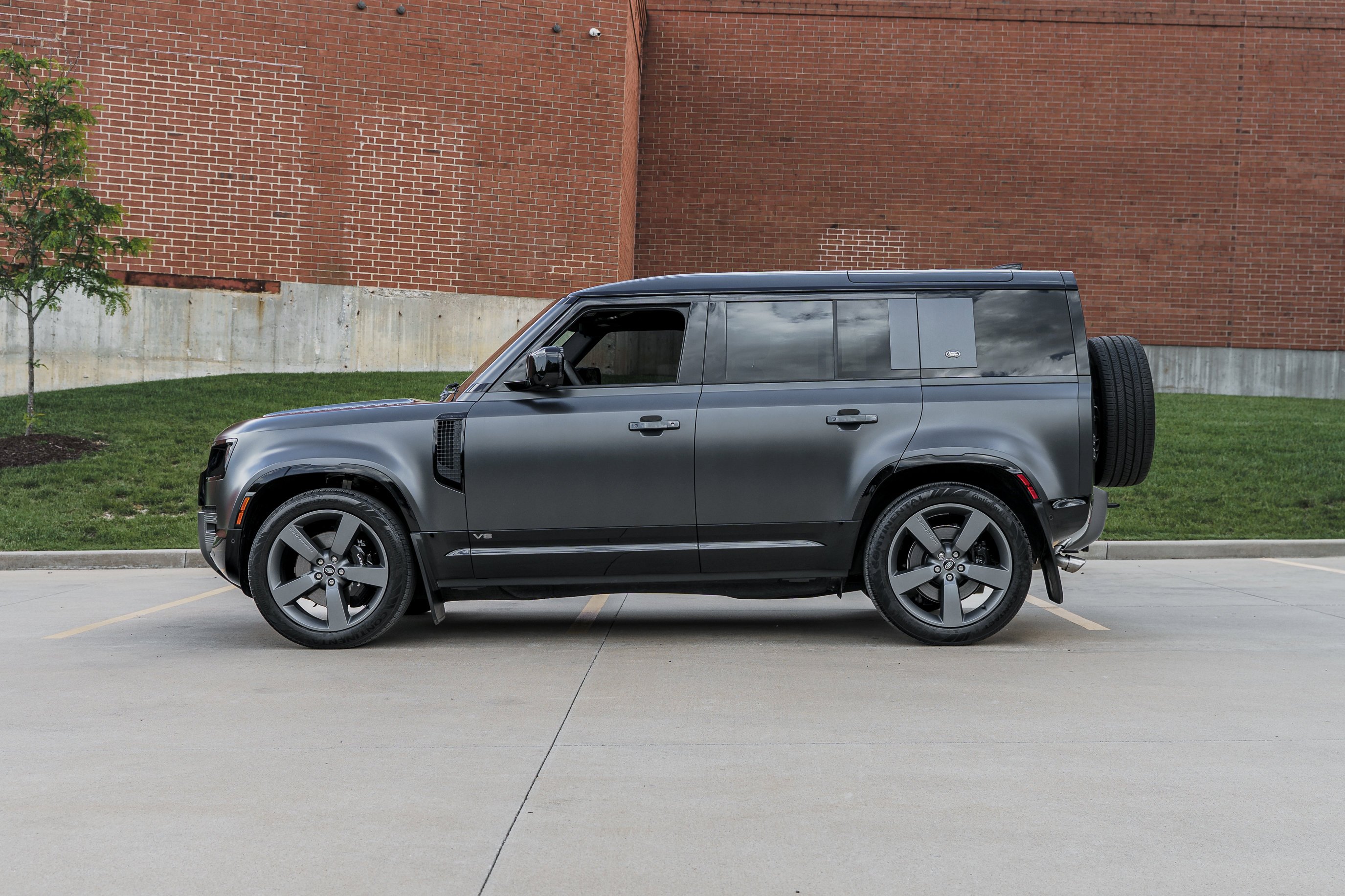 Used 2024 Carpathian Grey Premium Metallic Land Rover Carpathian Edition image 6