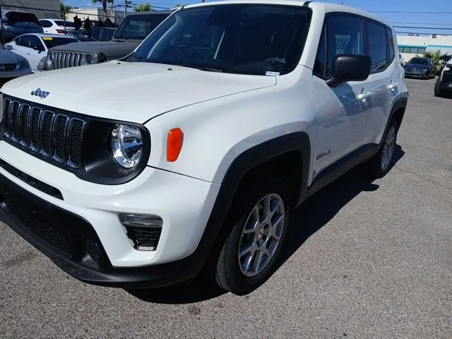 2023 Jeep Renegade Latitude 4x4's photo